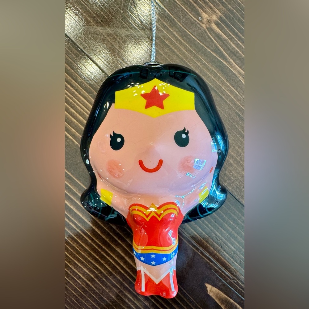 Marvel‎ Wonder Woman Collectible Holiday Ornament